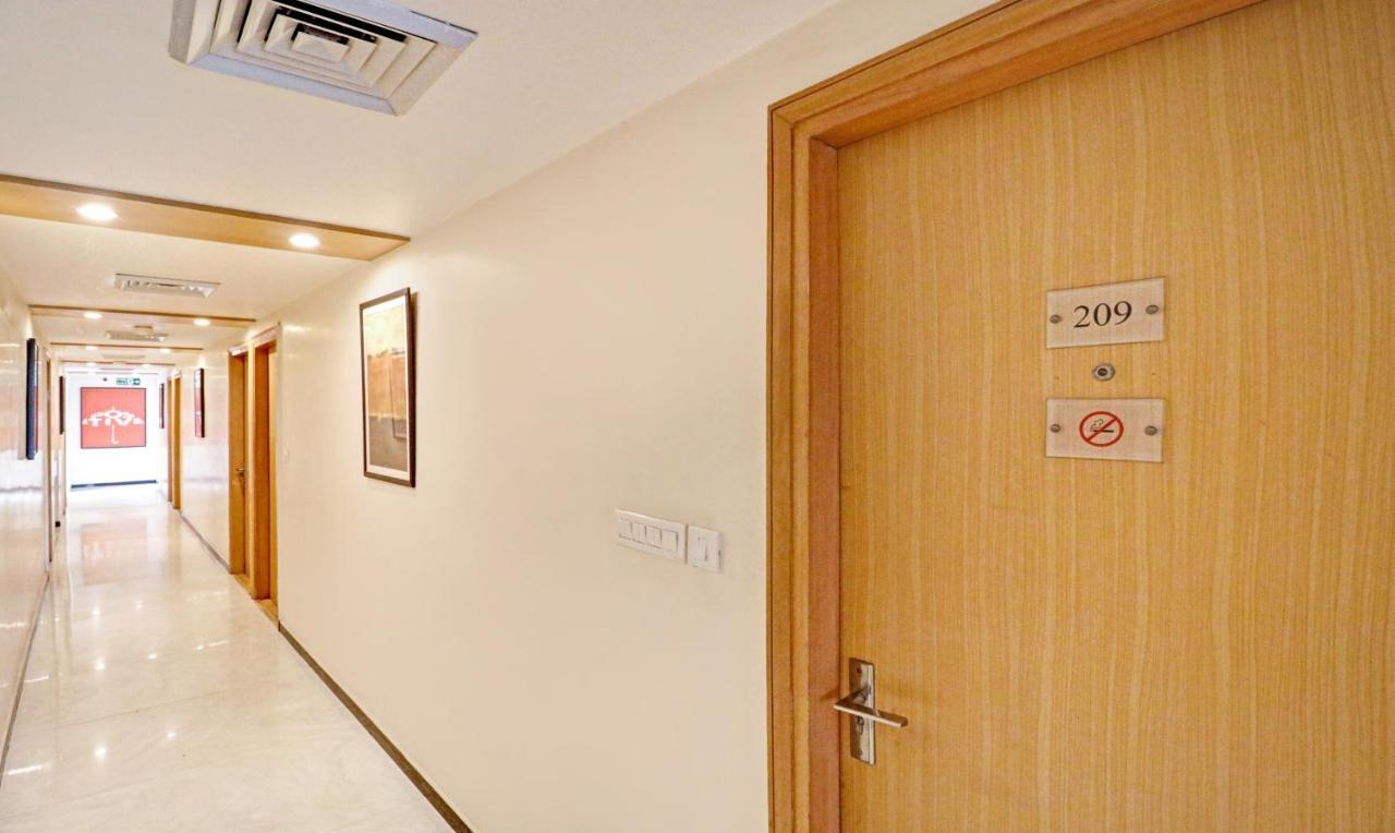Treebo Galaxy Rooms New Delhi Extérieur photo